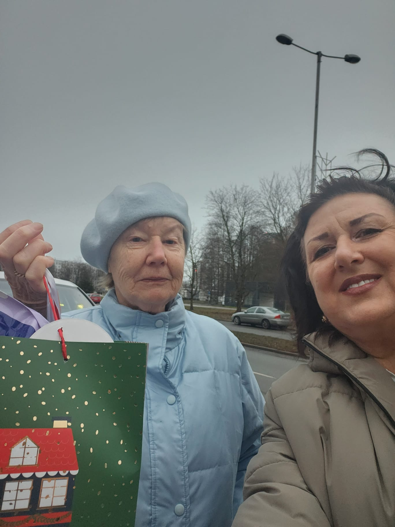 Palīdzi tiem, kas blakus