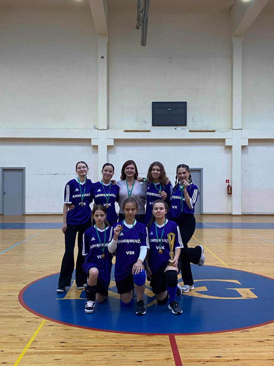 Volejbols. 3.vieta Kurzemes rajonā.